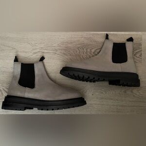 ASOS DESIGN Chelsea Boots in Gray Suede - Women’s 11 / UK 9
